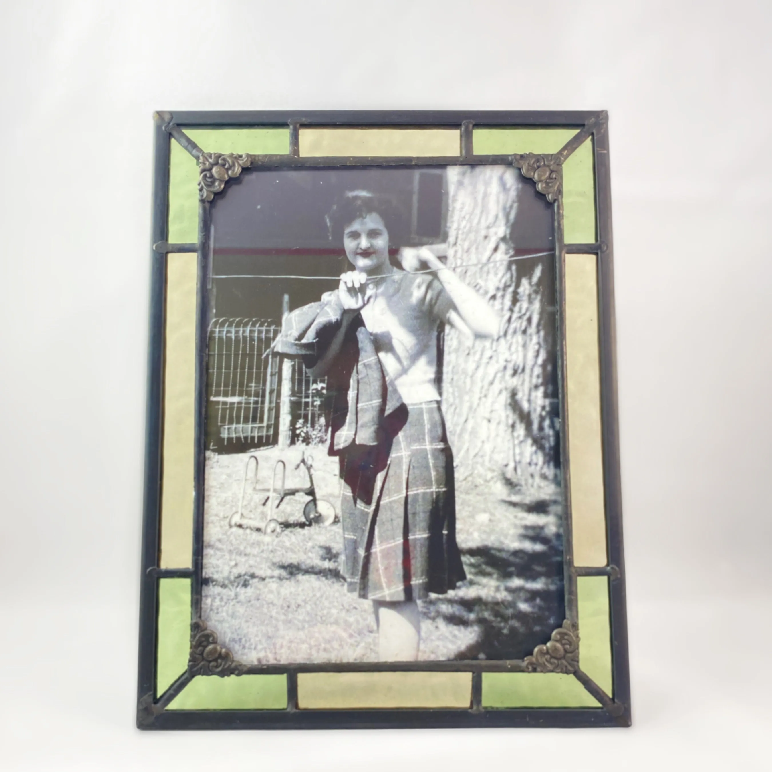 Glass Easel Back 5x7 Picture Frame - Antique Yellow and Salem Green