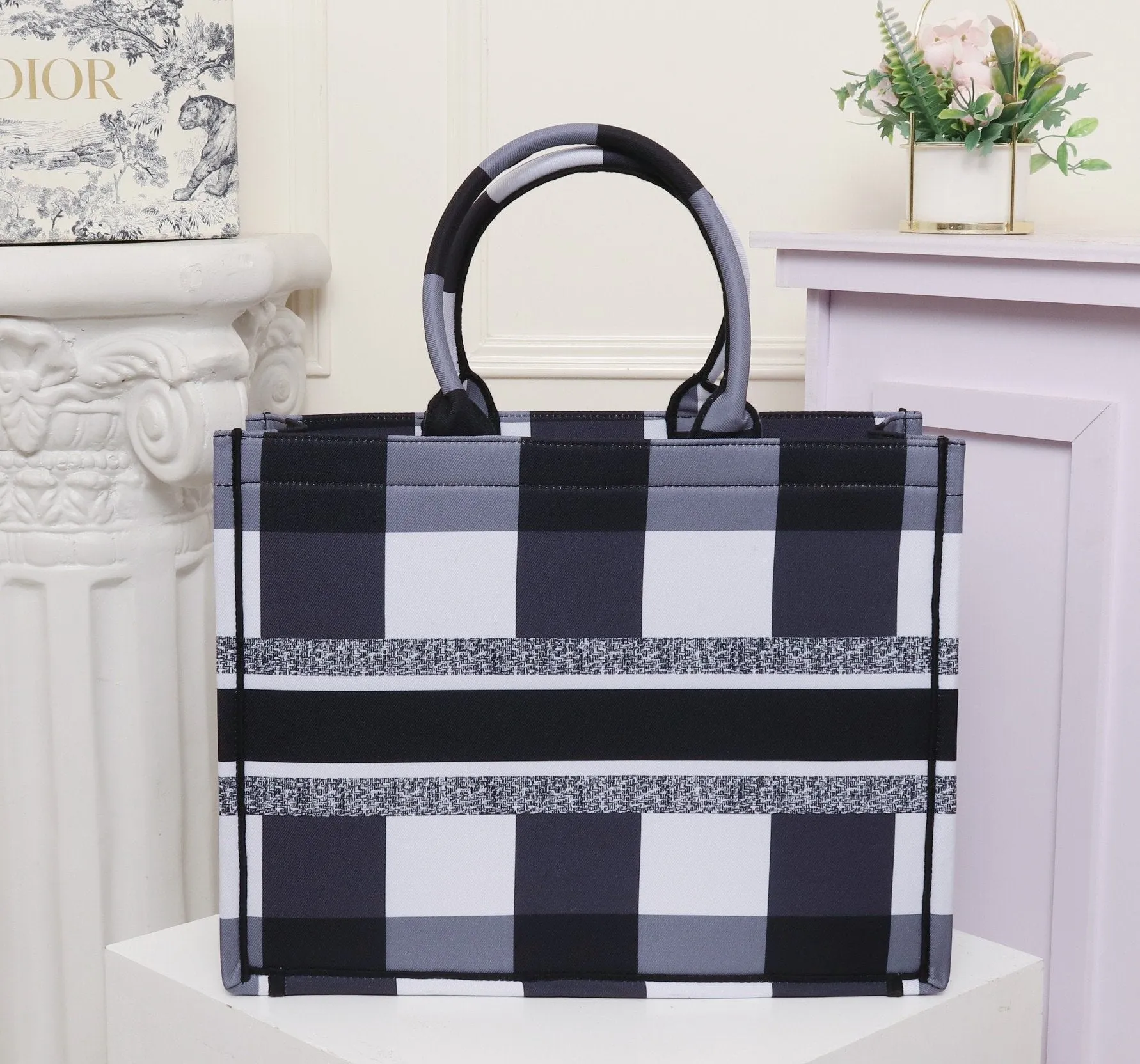 Luxury Handbags Christian Dior 178