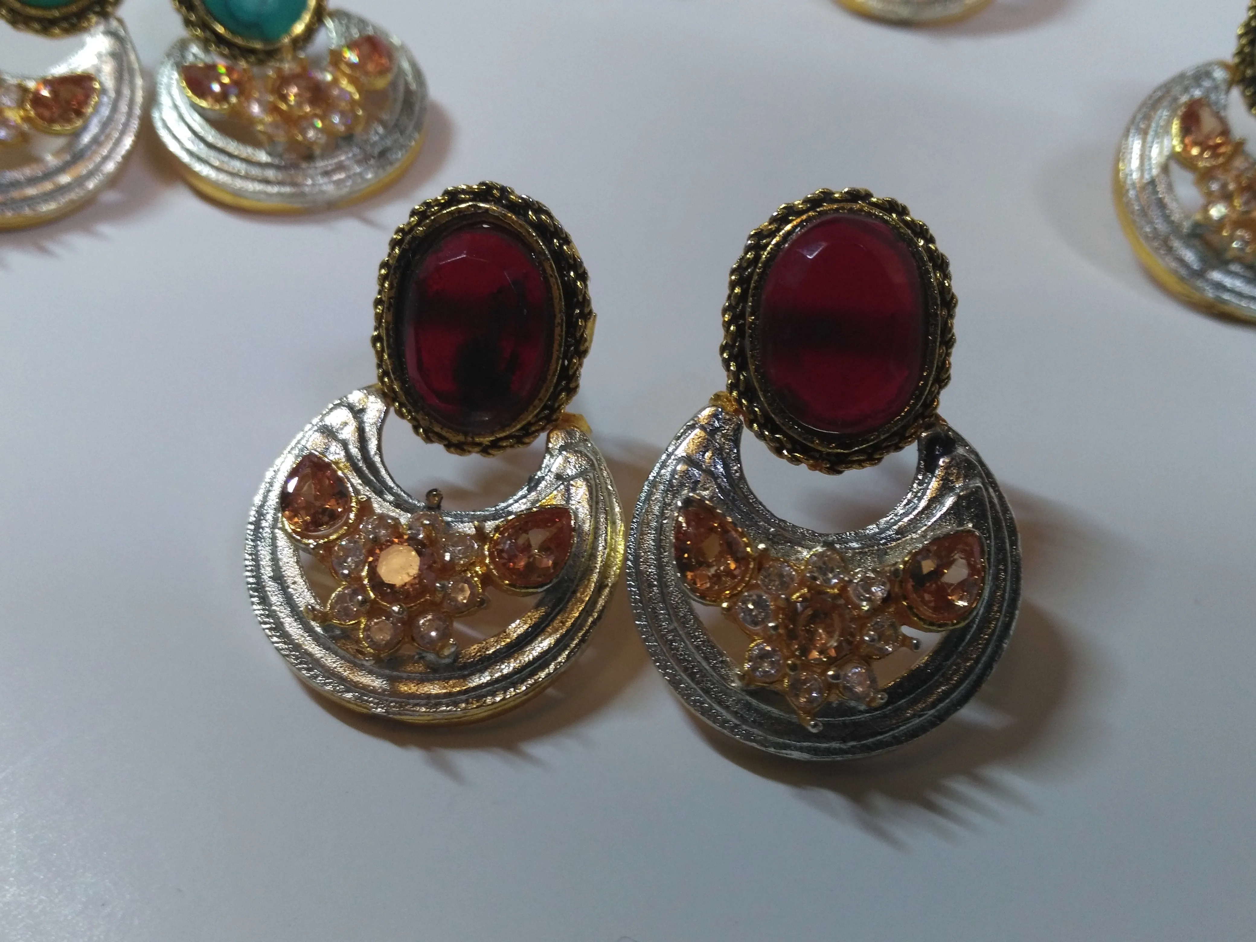 Red Half moon curve earrings