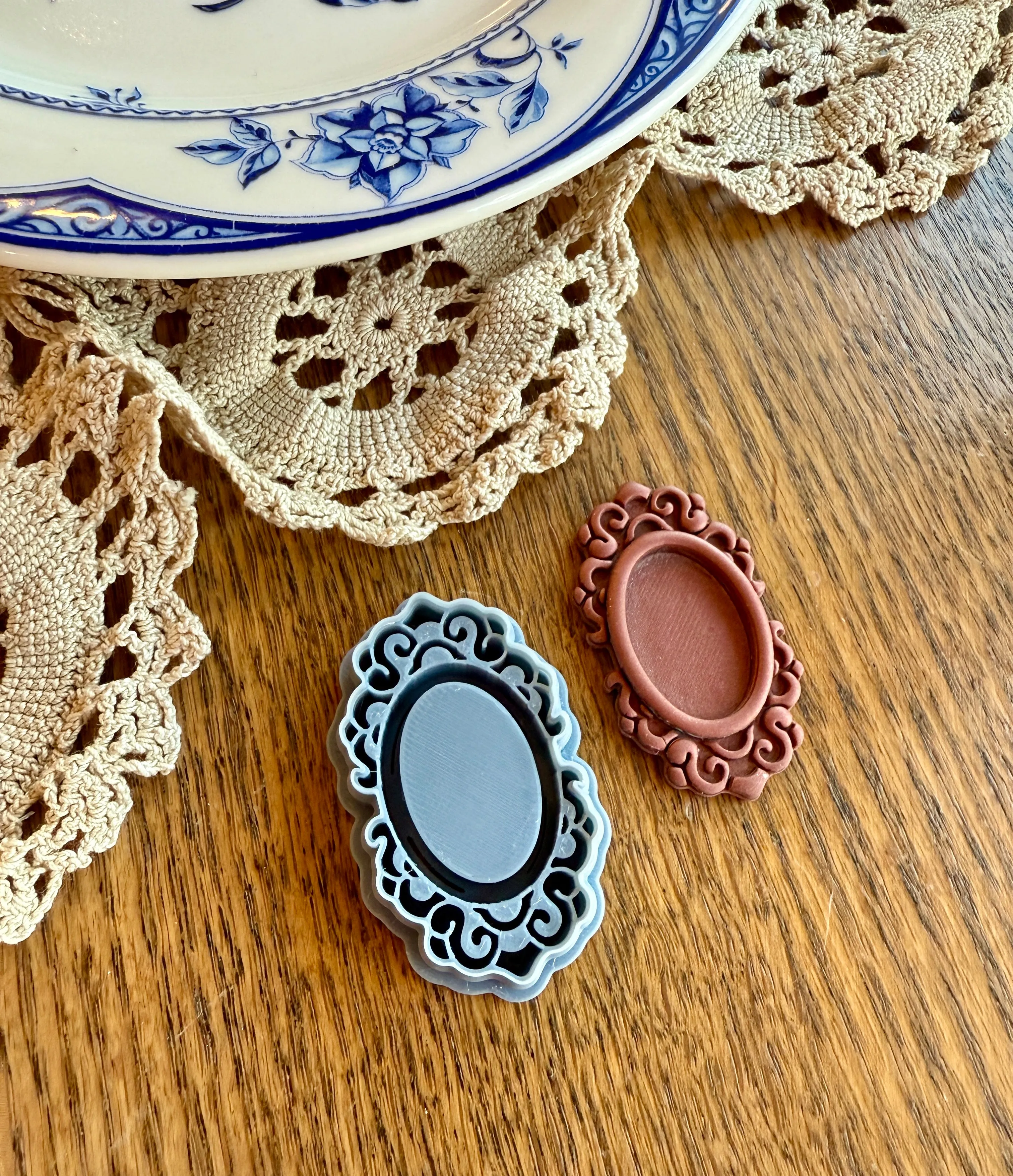 VINTAGE FRAME | SPRING | CLAY CUTTER